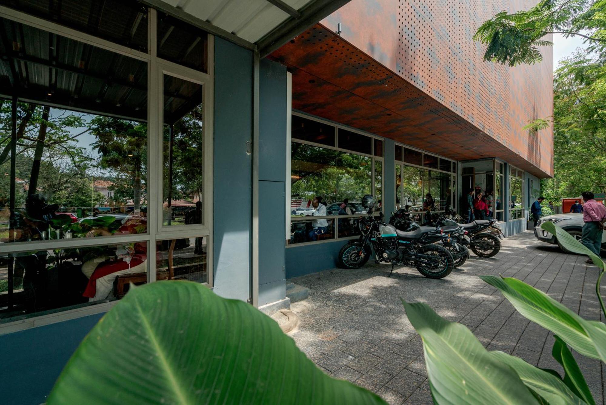 Aryaas Regent Hotel Kochi Exterior foto